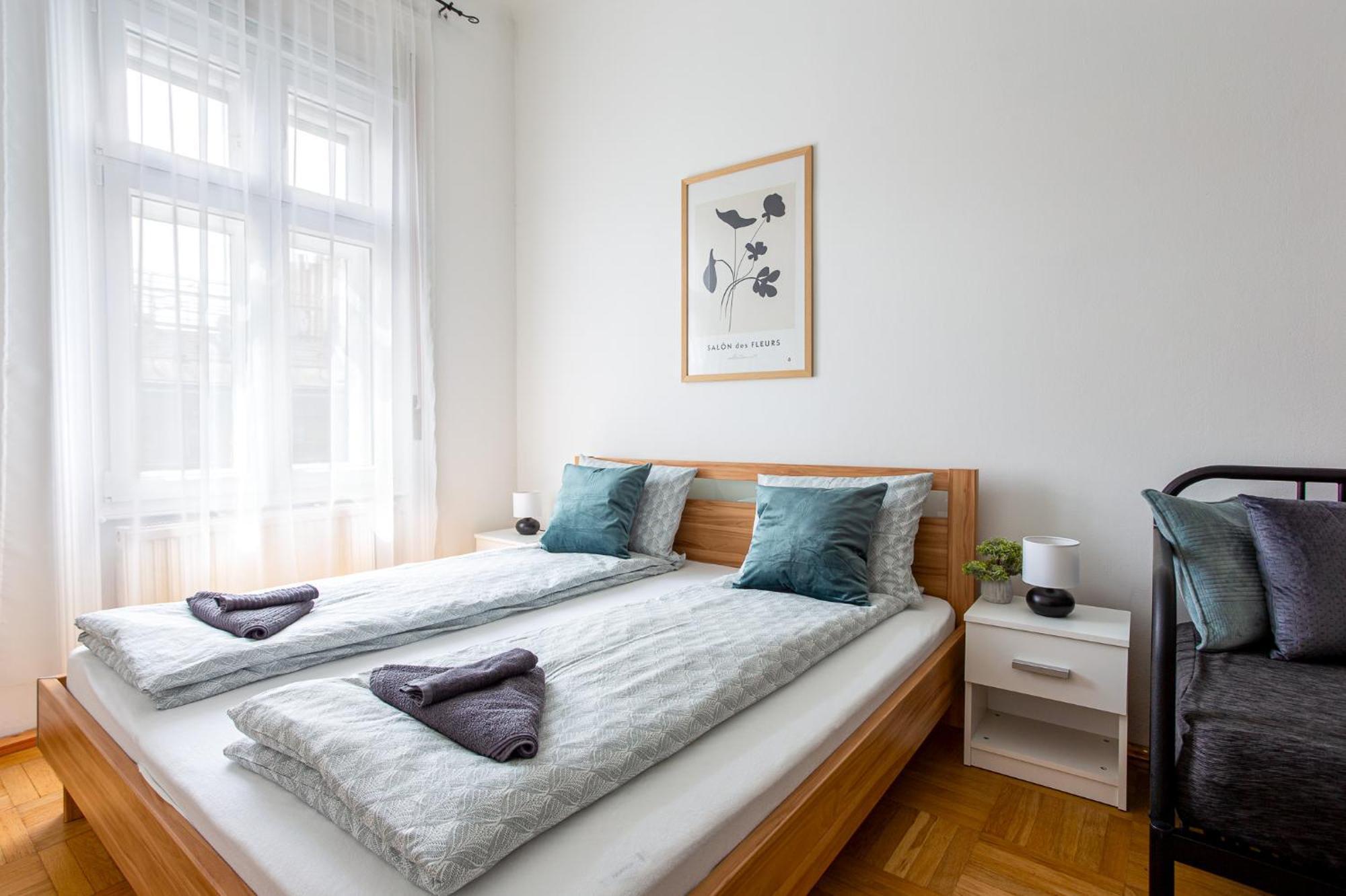 Urania Apartments Budapest Exteriör bild